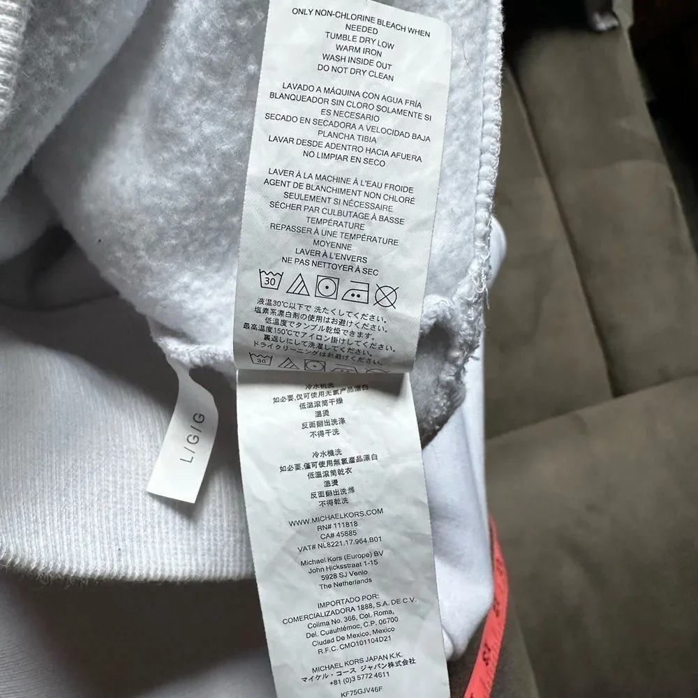 Michael Kors Classic White Pull Over - Picture 11 of 13
